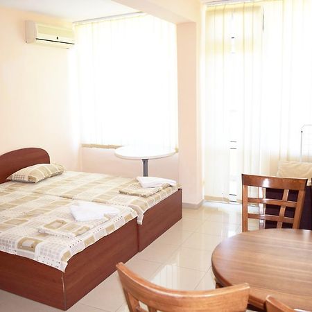 Апартаменти Бриз 1 Pomorie Ngoại thất bức ảnh